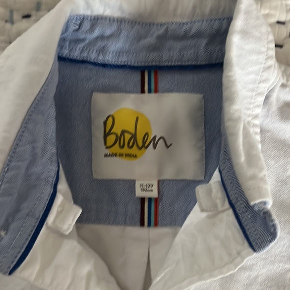 Like New Boys Mini Boden Broadcloth Button Down Dress Shirt 11/12 White - Picture 2 of 3
